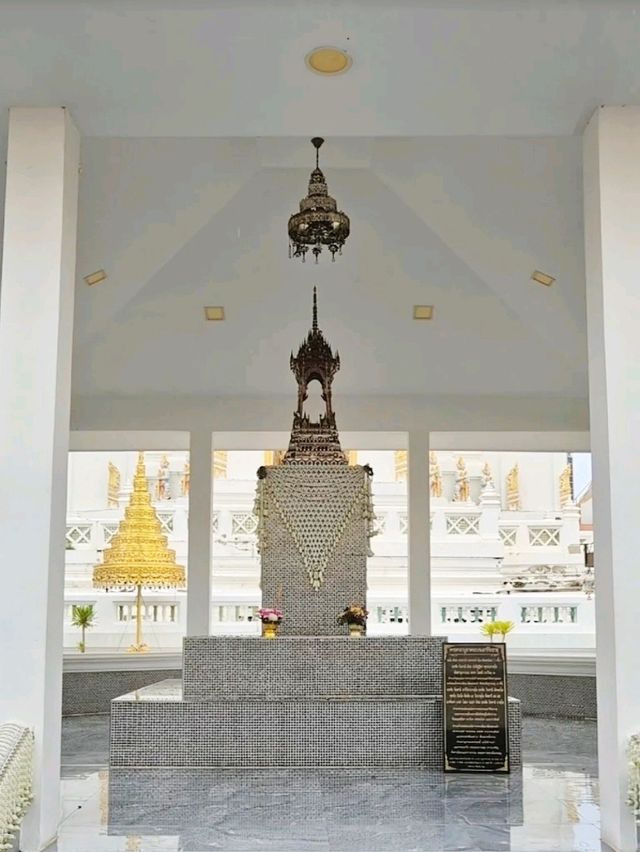 วัดพิชยญาติการามวรวิหาร สักการะหลวงพ่อดำ