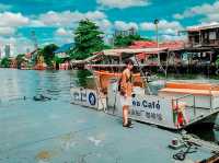 อู่เรือคาเฟ่ (Uruea Cafe Parking)