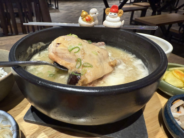 高雄成功路上漢神百貨B3美食天地.（韓姜熙小廚房）是我的最愛餐點