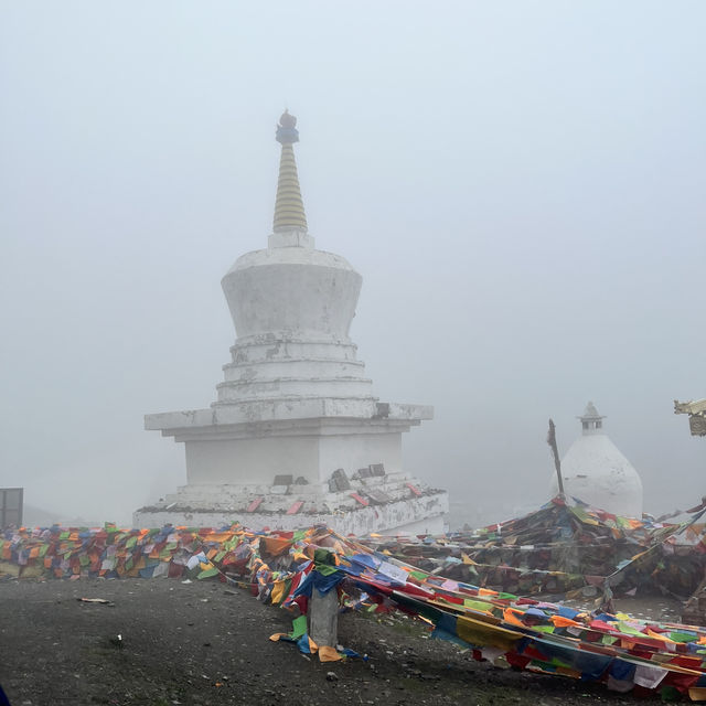  🌨 Zheduo Mountain — First Gateway to Tibet, Last Stop in Sichuan