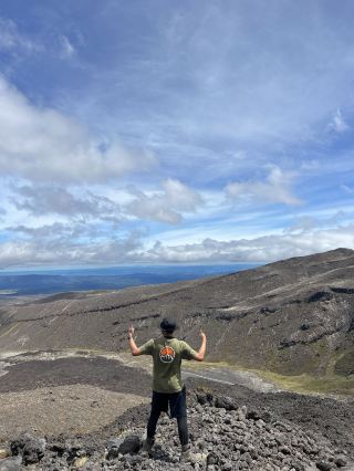 🏔 Tongariro Alpine Crossing｜北島最震撼的火山地貌健行路線，一日走過中土世界 