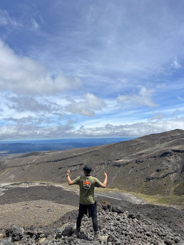 🏔 Tongariro Alpine Crossing｜北島最震撼的火山地貌健行路線，一日走過中土世界 