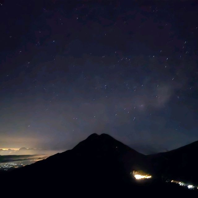 泗水双火山加瀑布