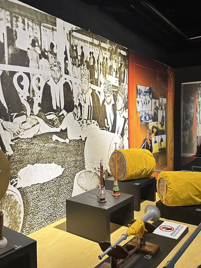 Music Museum: Where Instruments Judge Your Rhythm 
