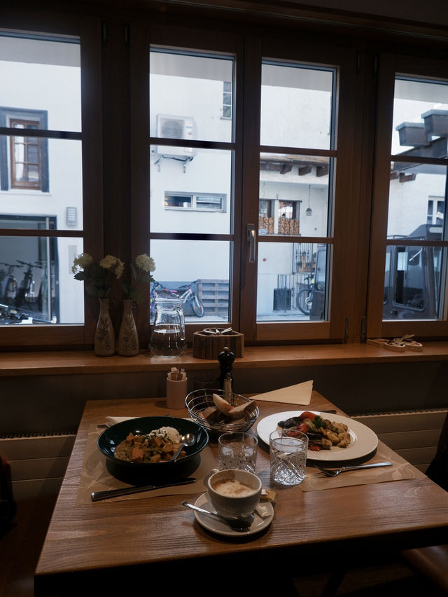 𖤣瑞士美食𖤥𖤥策馬特傳統木屋餐廳