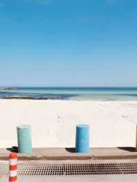 A Haven for Calm Water Sports and Relaxation