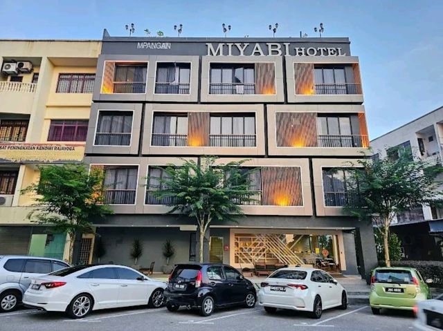 “Tranquil Koi Haven: Miyabi Hotel’s Japanese Charm in Johor”