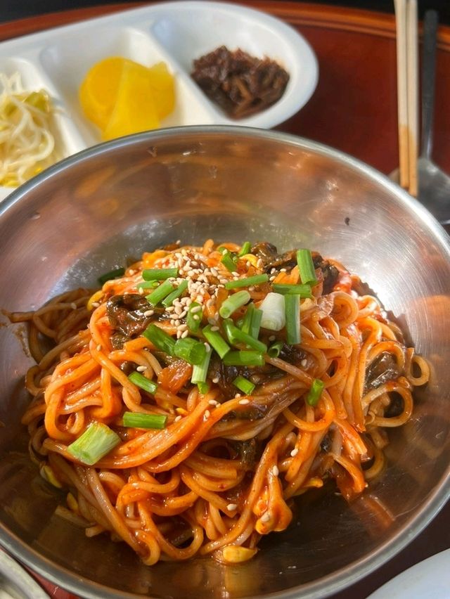 [🇰🇷タミャン] 素朴な温かさが染み渡る、国数通りの名物店「ウリネグクス」