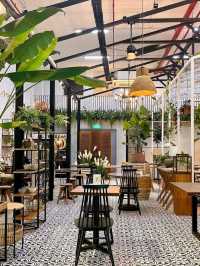 Knots Café & Living