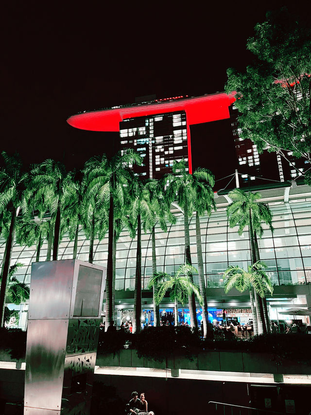 Majestic Nights at Marina Bay Sands: A Symphony of Light and Skyline 