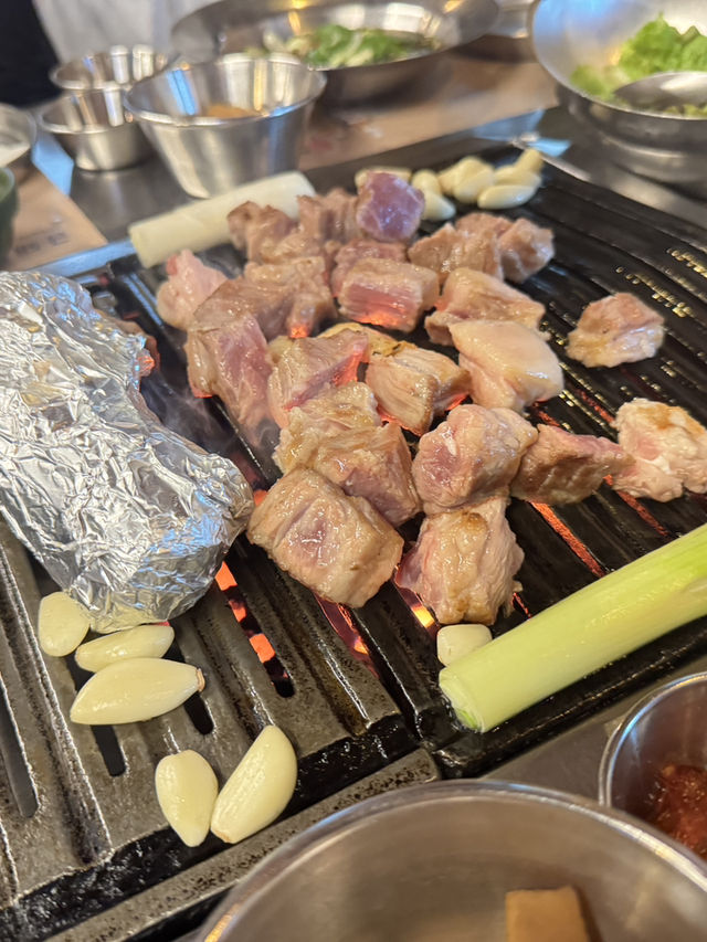 BTS 同款美食, 金豬食堂