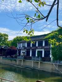 Yanguan Ancient Town – Where the Qiantang River Writes History with Tides
