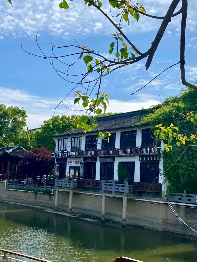 Yanguan Ancient Town – Where the Qiantang River Writes History with Tides