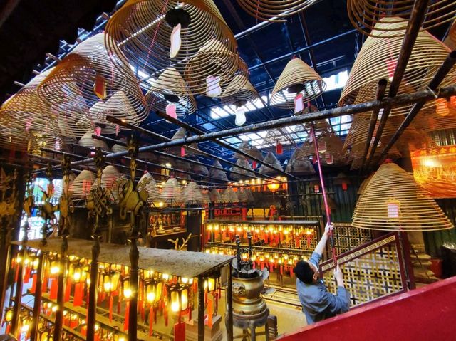 ขอพรเรื่องการเรียน วัดเก่าแก่ที่สุดเกาะฮ่องกง