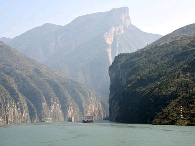 ⛰️ 장강 삼협: 대자연의 위대함을 느끼다