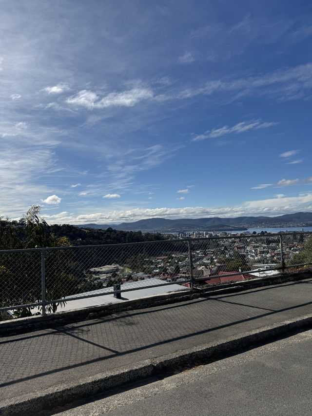 🇦🇺 ,威靈頓山(Kunanyi / Mount Wellington) 是霍巴特(Hobart)最壯麗的自然地標🌌 🇦🇺 ,威靈頓山(Kunanyi / Mount Wellington) 是霍巴特(Hobart)最壯麗的自然地標🌌