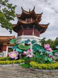 Kunming Green Lake Park: Pavilions and Towers Reflecting Charmingly in the Emerald Lake