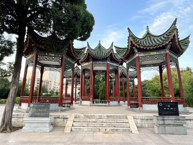 🕰🌳 Zhengzhou People’s Park — The City’s Living Square