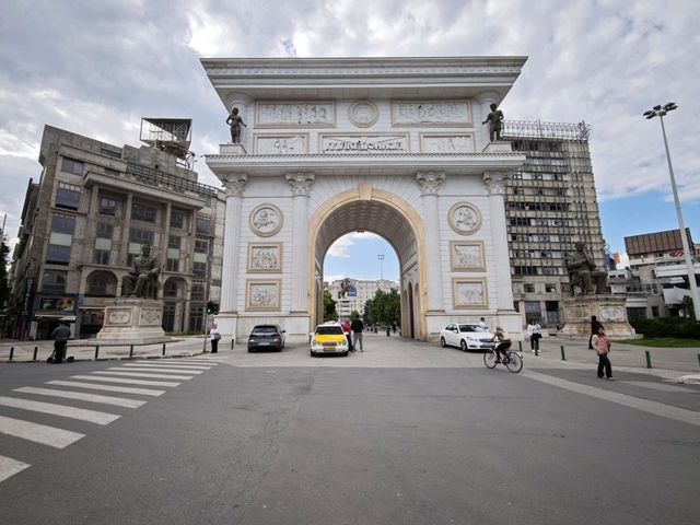 一座城市的榮耀與爭議，「史高比耶2014計畫」的產物#北馬其頓凱旋門（Porta Macedonia）-Skopje North Macedonia