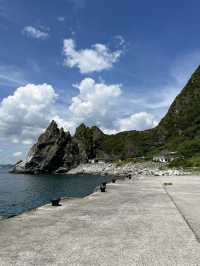 基隆｜基隆嶼（中集）登島（港口步道・濱海步道・海濱長廊）—把火山島的海線，走成一條會呼吸的藍色詩 ✨🏝️