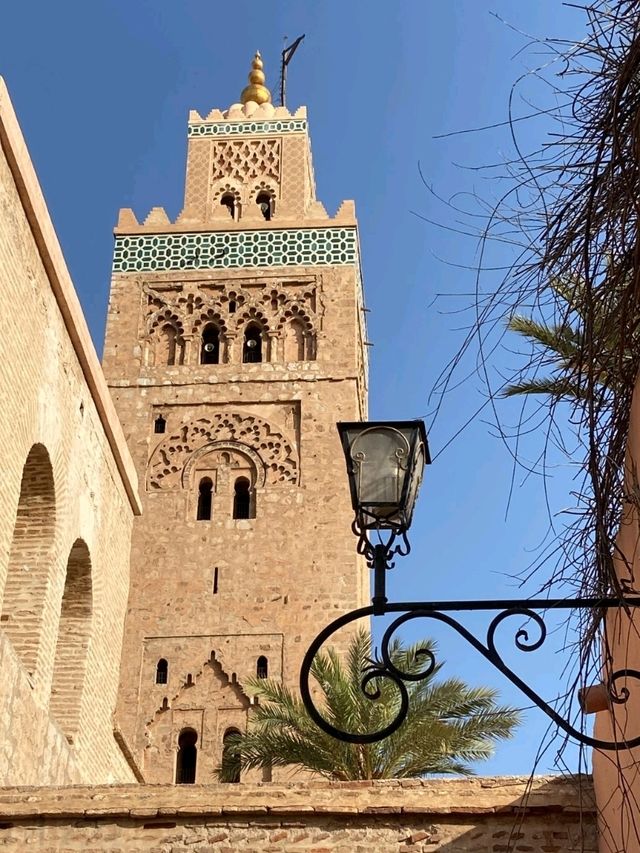 Marveling at Marrakech's Koutobia Mosque! 🕌