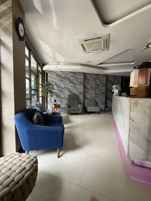 Stay with style & comfort at Sawana.