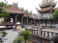 🕯️🐉 Spiritual Calm at Lungshan Temple 🌸🙏