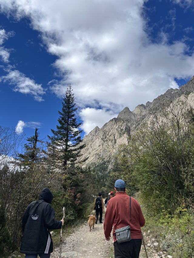 Ge'Nyen Litang Tibet ยุโรปแห่งทิเบต Ge'Nyen Litang Tibet ยุโรปแห่งทิเบต