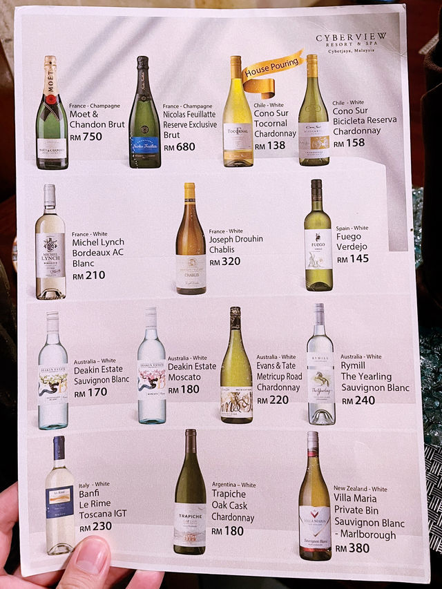 Bistro Cascata – Cozy Italian Fine Dining with a Taste of Elegance Bistro Cascata – Cozy Italian Fine Dining with a Taste of Elegance