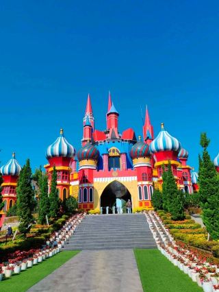 หลบหนีจากเทพนิยายที่ Florawisata D'Castello