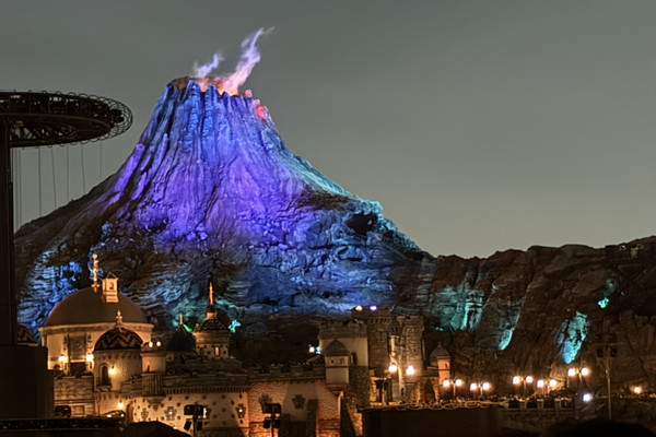 Get ready for a splash of magic at Tokyo DisneySea! 🌊🏰✨ | Trip