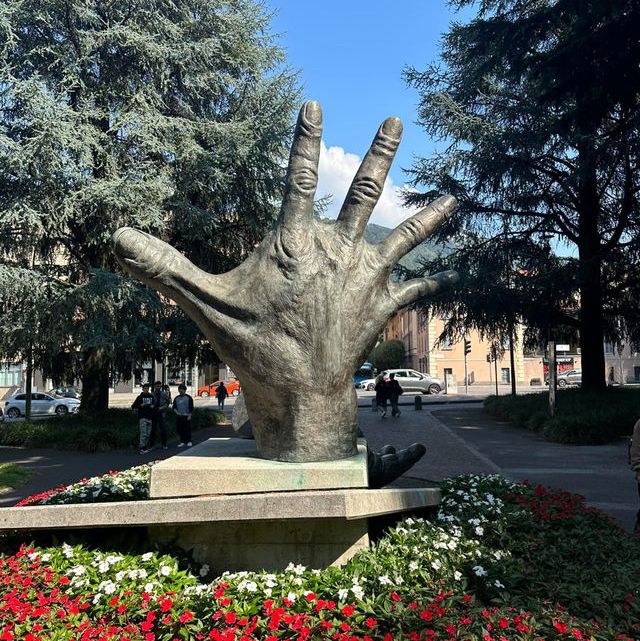 Milan, City of Elegance Milan, City of Elegance