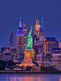 NEW YORK – MANHATTAN SKYLINE AT NIGHT