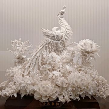 深セン関山月美術館｜超絶技巧の白磁フラワーアート彫刻展で繊細な