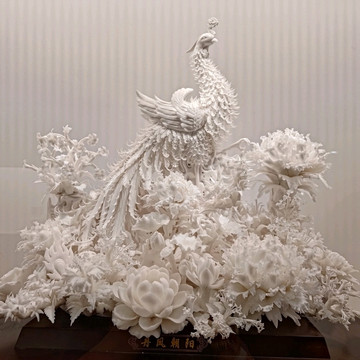 深セン関山月美術館｜超絶技巧の白磁フラワーアート彫刻展で繊細な