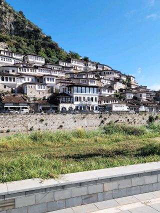 🏘️ Berat ✨ A small, incredibly cozy town in Albania 🇦🇱
