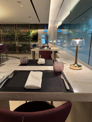 🇶🇦 🇸🇬แม่ขอรีวิว Qatar Premium Lounge Singapore — Business Class แต่ฟีล FC มากกจ้า🥰