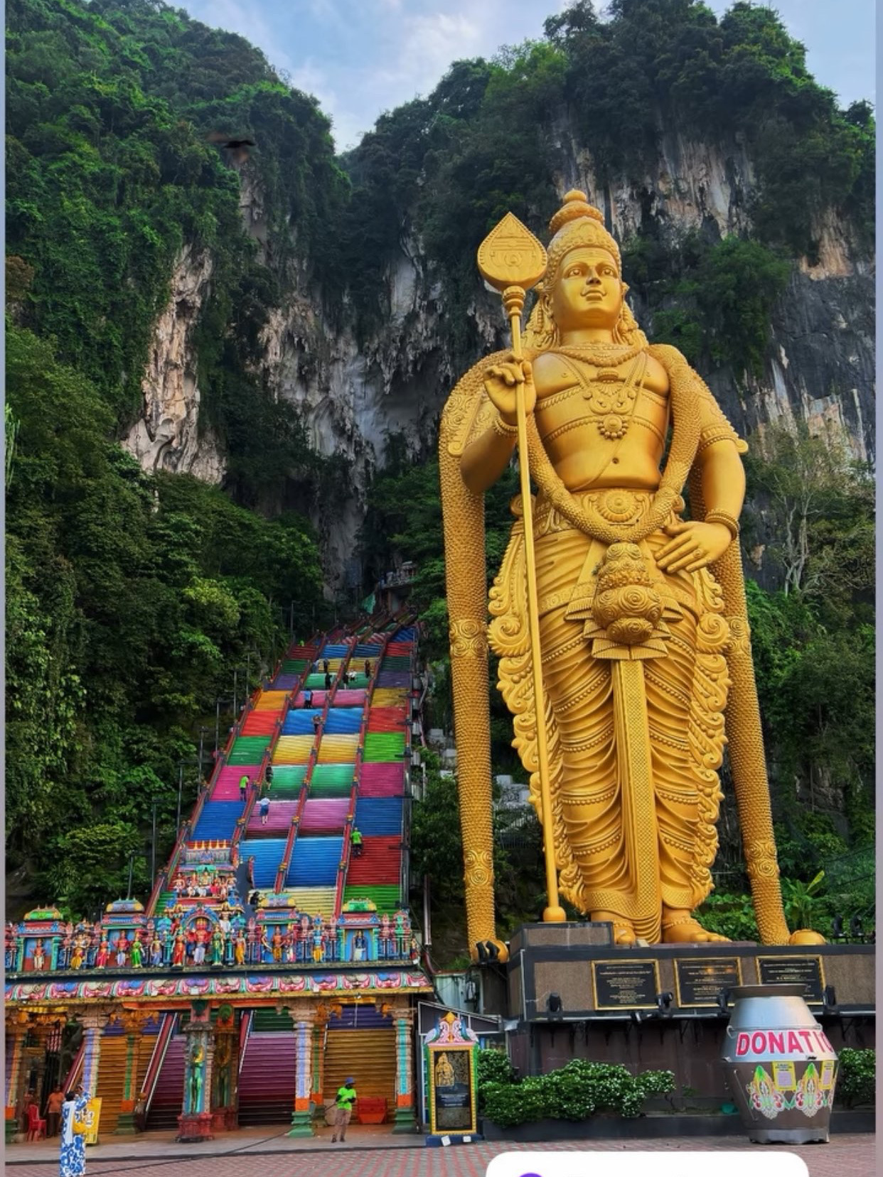 🛕🌈 Batu Caves — 272 steps, but the photos you get are worth every step! 😂📸