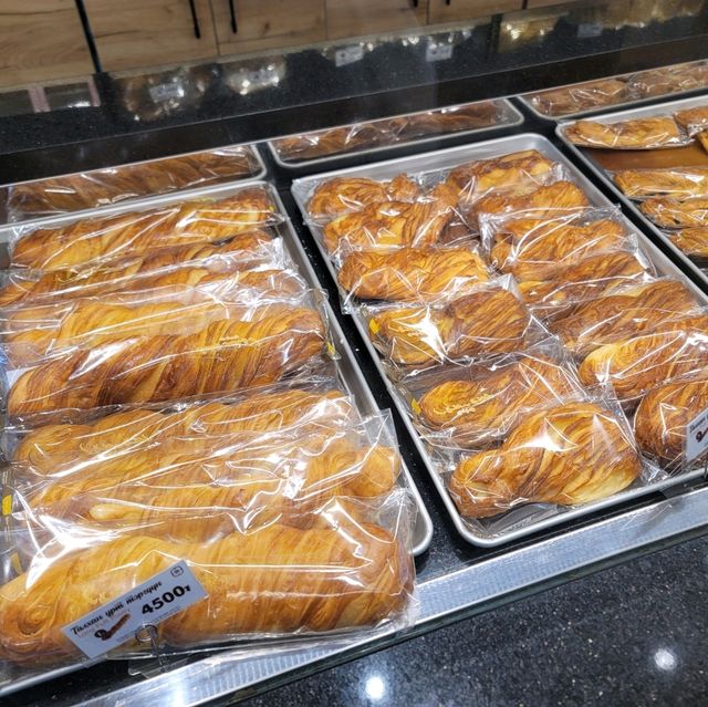 여행가는달 몽골 울란바토르의 오래된 빵집 Jur Ur House & Bakery