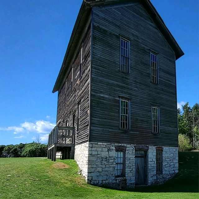 Step back in time and enjoy a self-guided tour of the historic town of Fayette!