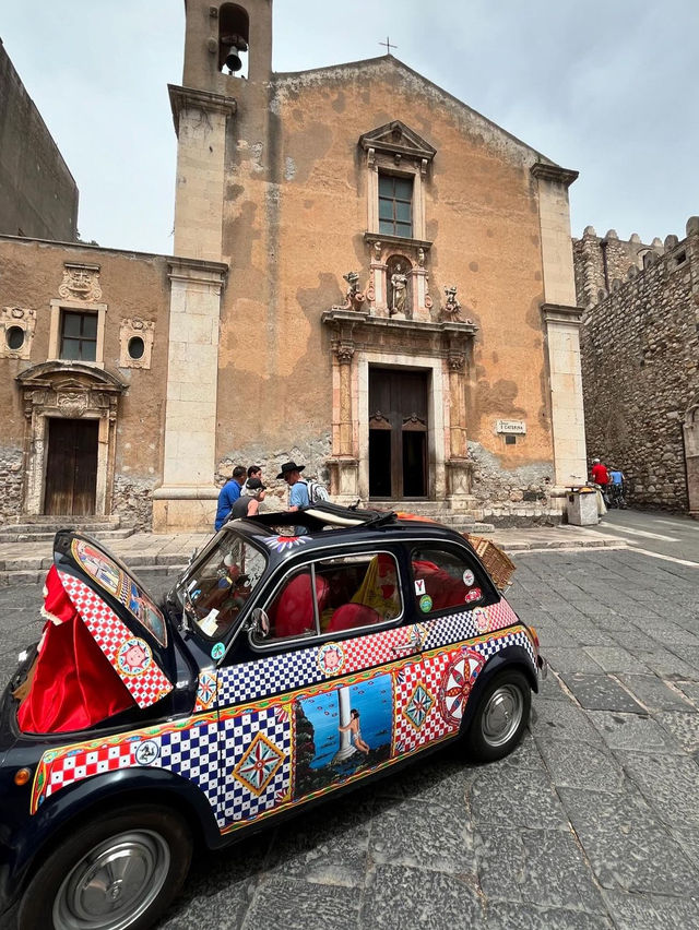 Taormina is the gem of Sicily 🇮🇹