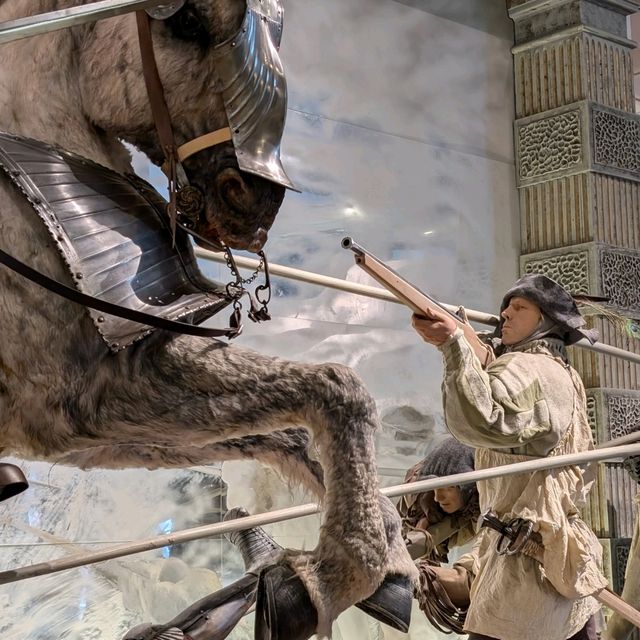 🏰 穿越歷史的武器時空！Leeds皇家軍械博物館的壯觀武器樓梯 🏰