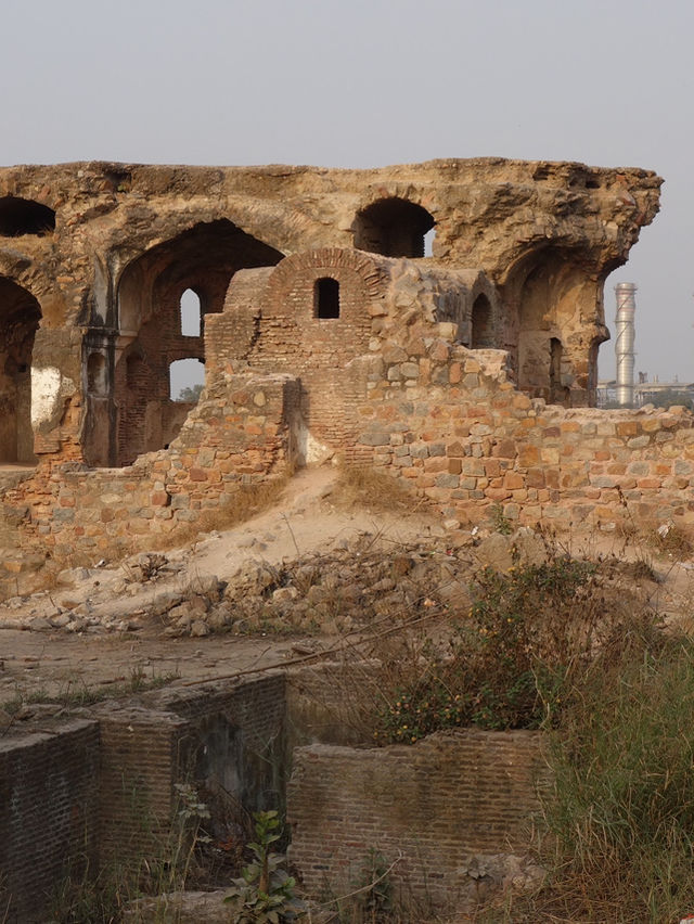 Delhi’s Timeless Landmark: Purana Qila (Old Fort)