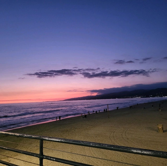 🌊✨ Experience the Magic of Santa Monica Pier! 🎡🌅