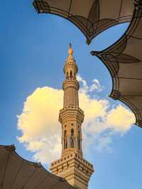 Mecca by Moonlight: A Sacred Journey Begins 🌙