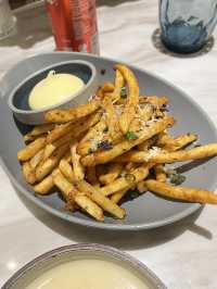 在b.o.t.h. eatery吃晚餐～