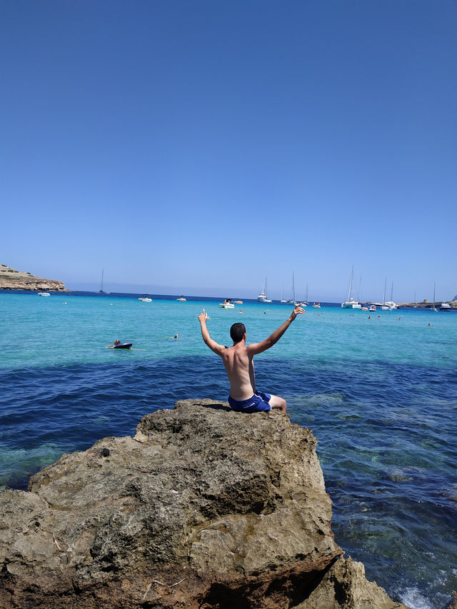 🏖️ One-Day Beach Tour in Ibiza – Sun, Sand & Crystal Waters ☀️🌴🚗