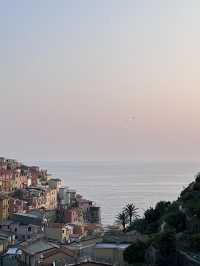 🌊 Manarola – The Colorful Jewel of Cinque Terre! 🇮🇹✨