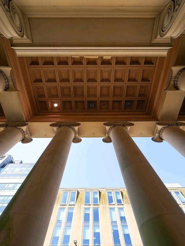 🖼 Manchester Art Gallery: A Cultural Treasure in the Heart of the City 🇬🇧✨