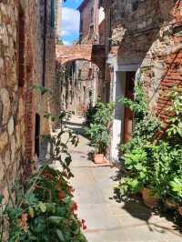 🏛️ Tuscan Grace in Stone – Arezzo, Italy